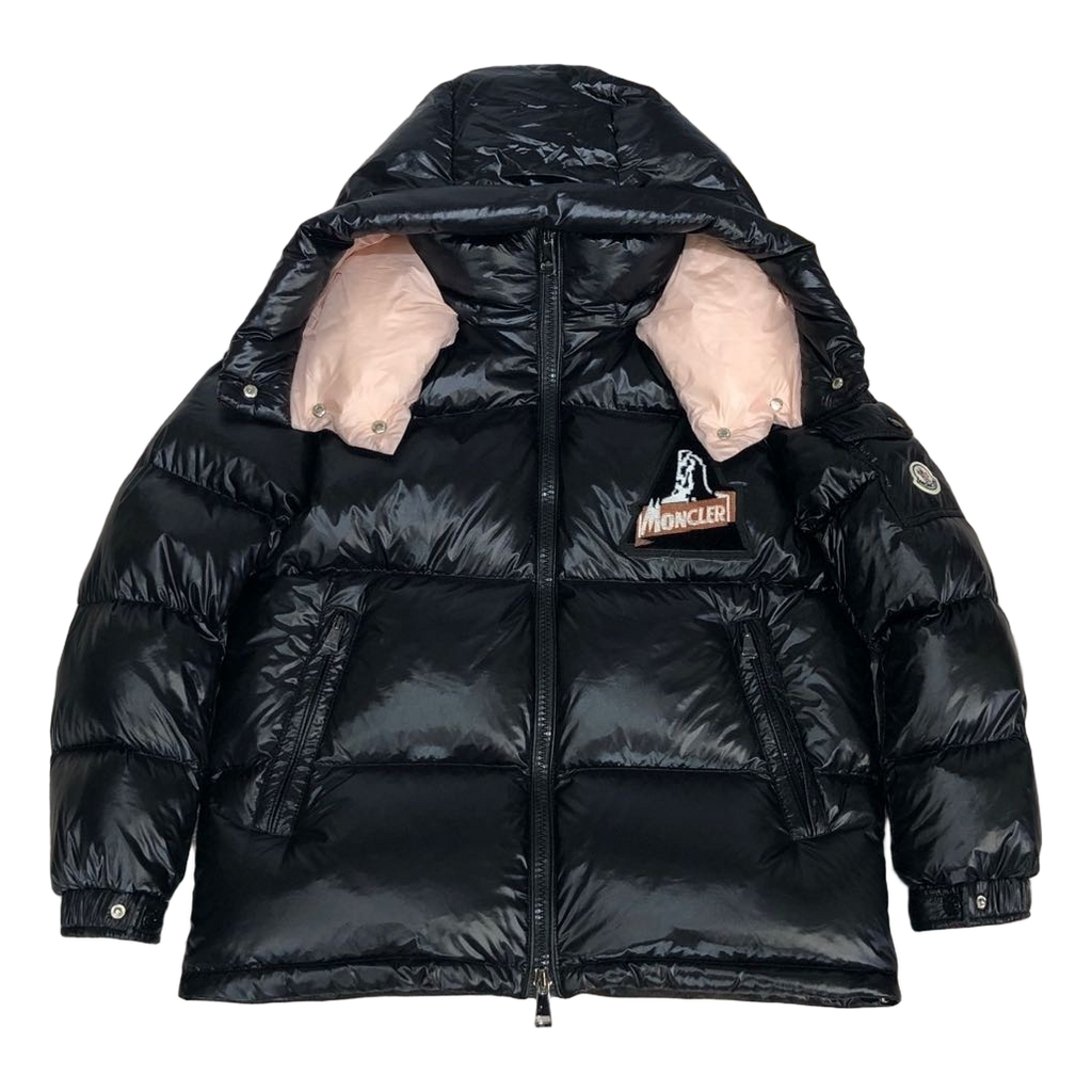 Moncler Mountain-Badge Glossy Short Down Puffer Jacket – Black