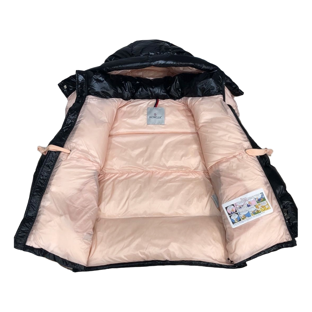 Moncler Mountain-Badge Glossy Short Down Puffer Jacket – Black